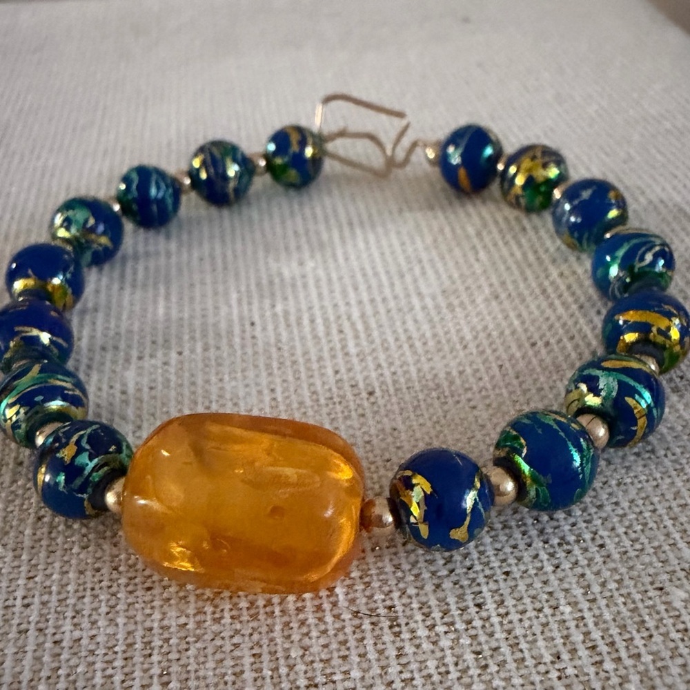 Blue and Gold Glass Bead Bracelet with Amber Focal Bead - Picture 4 of 5